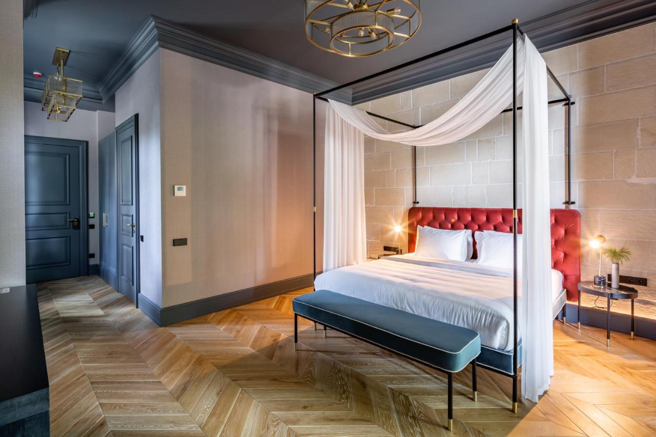 Lion'S Castle Hotel Lviv Kültér fotó