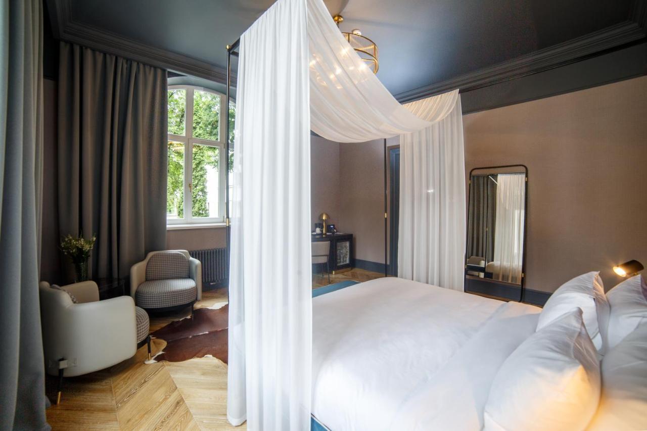 Lion'S Castle Hotel Lviv Kültér fotó