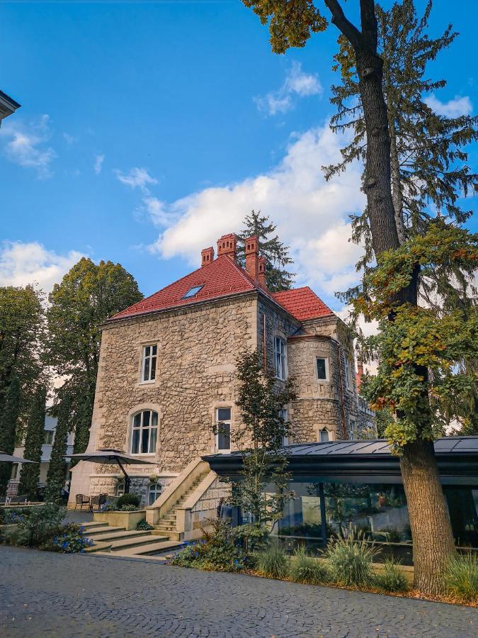 Lion'S Castle Hotel Lviv Kültér fotó