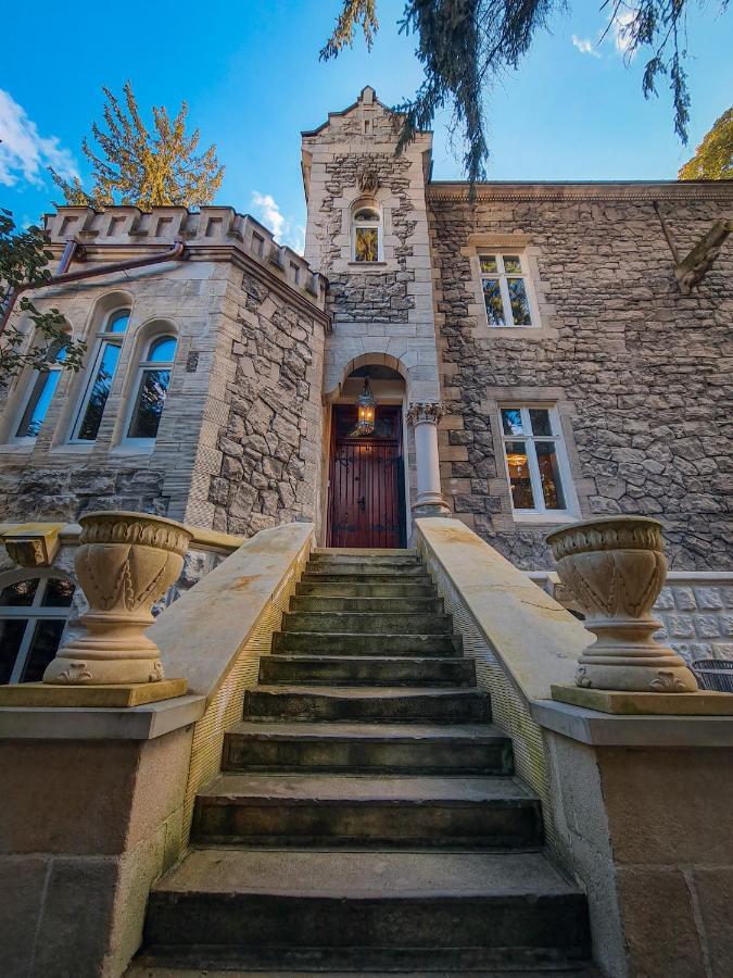 Lion'S Castle Hotel Lviv Kültér fotó